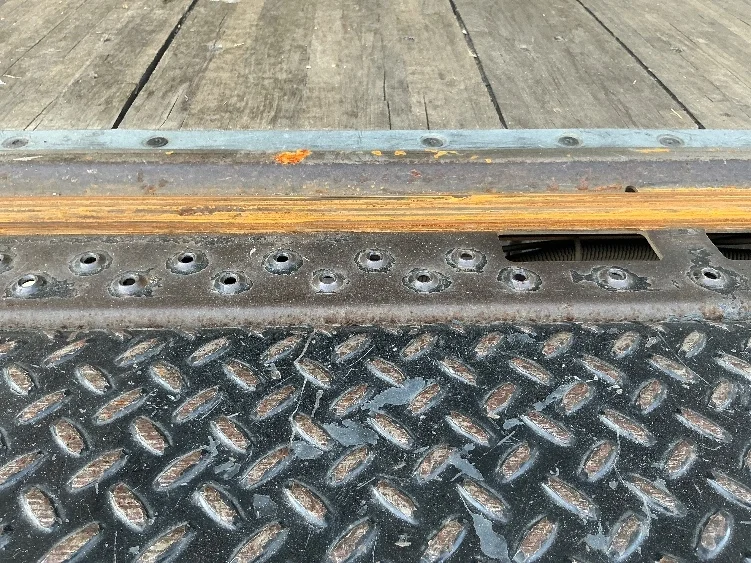 2019 Isuzu NRR - image 10