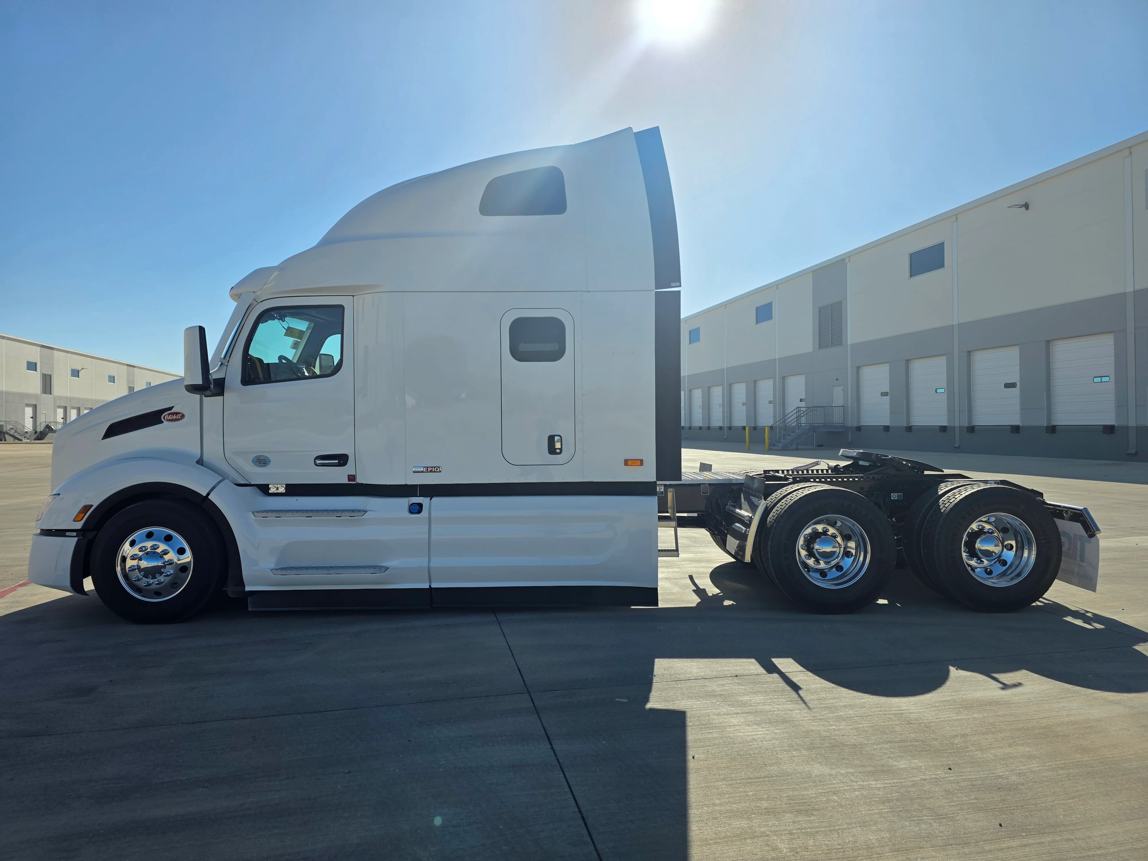 2027 Peterbilt 579 in Cincinnati, OH — photo 2