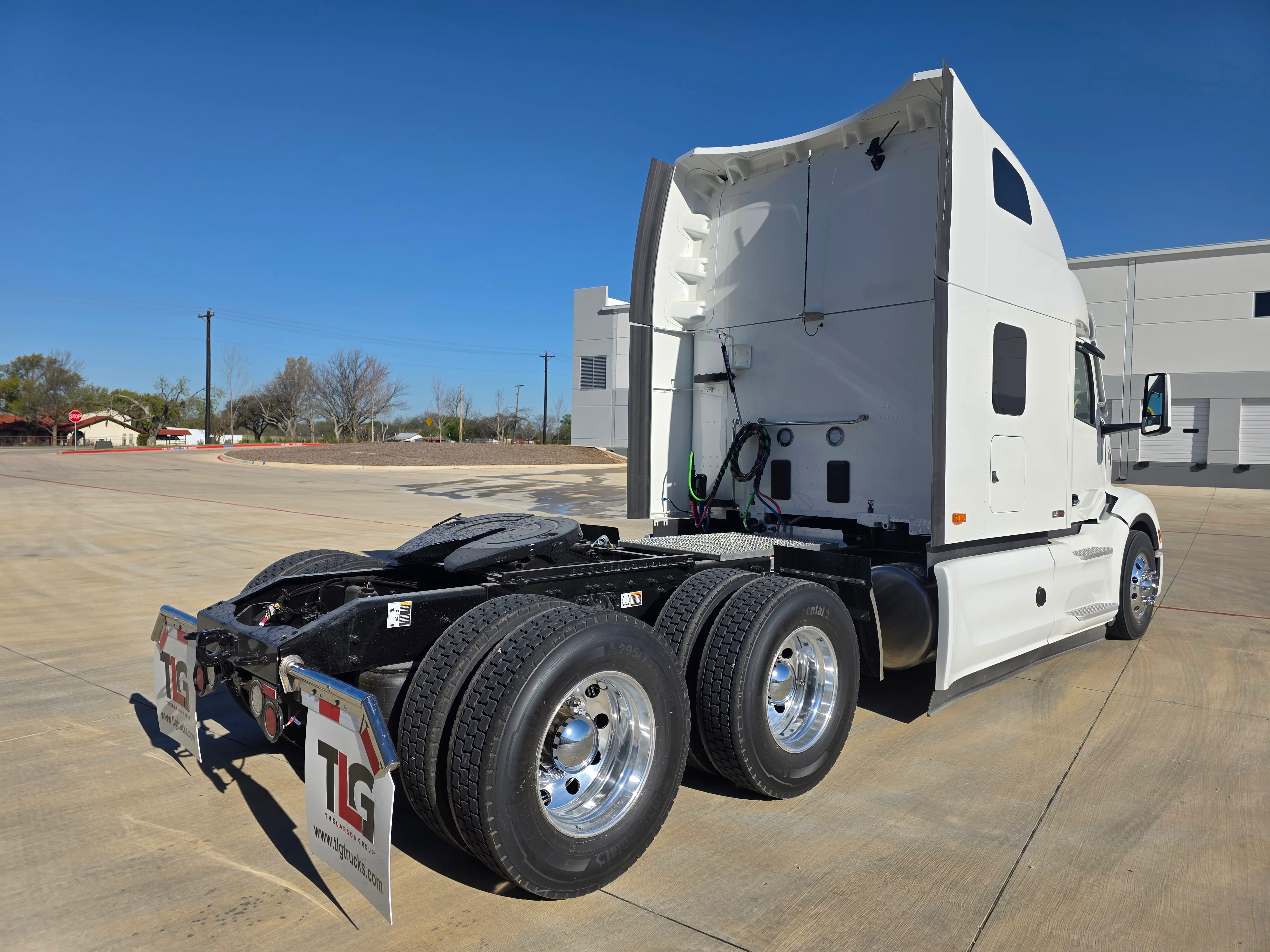 2027 Peterbilt 579 in Cincinnati, OH — photo 5