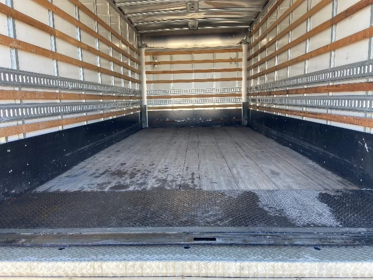 2019 Freightliner M2 106 - image 10