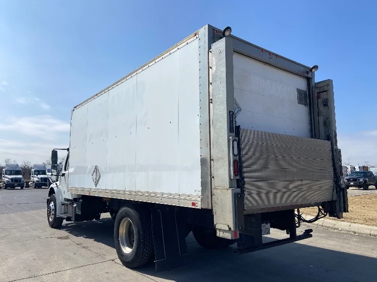 2019 Freightliner M2 106 - image 6