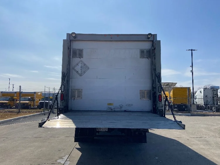 2019 Freightliner M2 106 - image 7