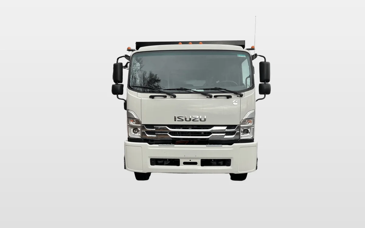 2025 Isuzu - image 1