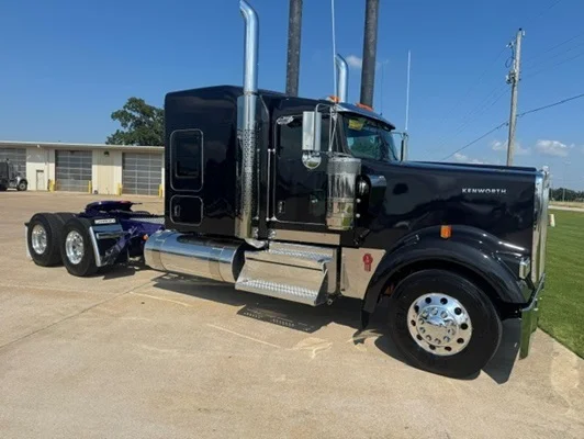 2027 Kenworth W900 in Jonesboro, AR — photo 3