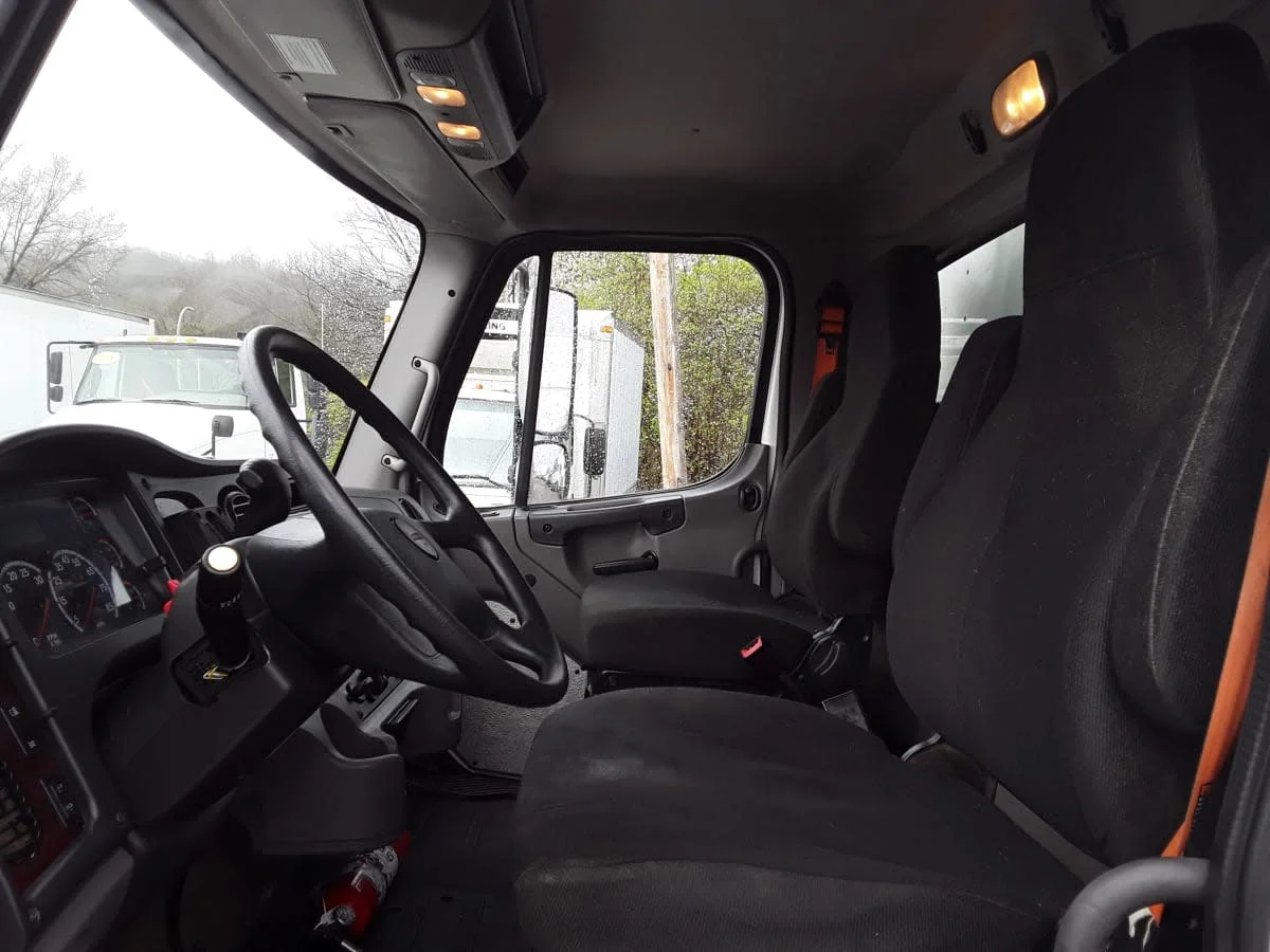 2019 Freightliner M2 106 in Pittsburgh, PA — photo 7