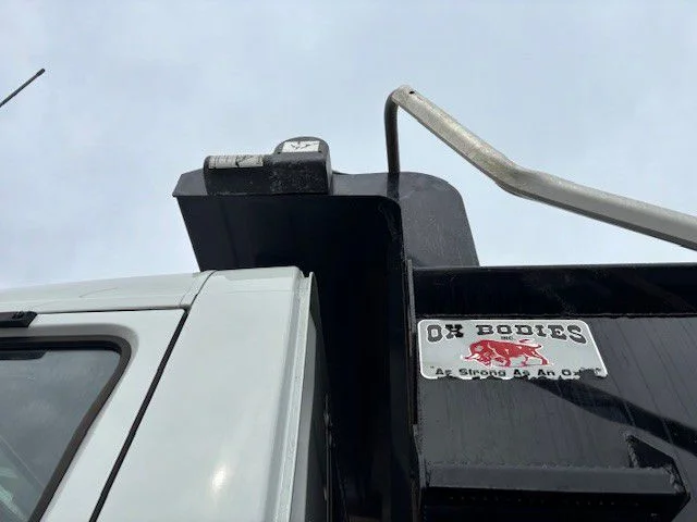 2022 Volvo VHD 300 - image 5