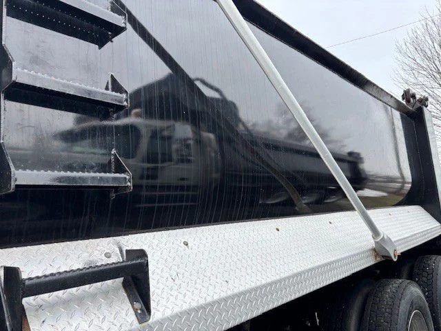 2022 Volvo VHD 300 - image 6