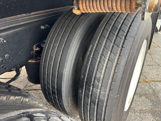 2022 Volvo VHD 300 - image 14