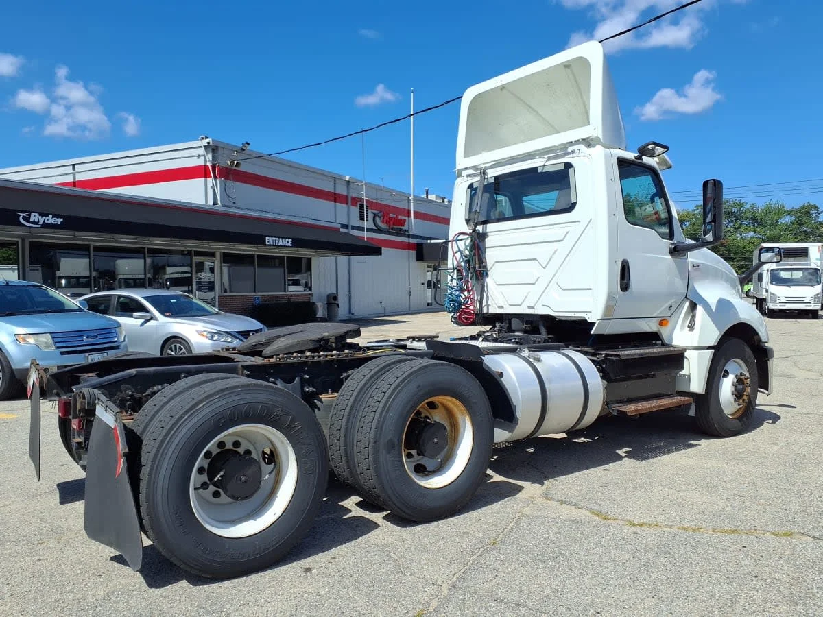 2019 International LT in Warwick, RI — photo 4