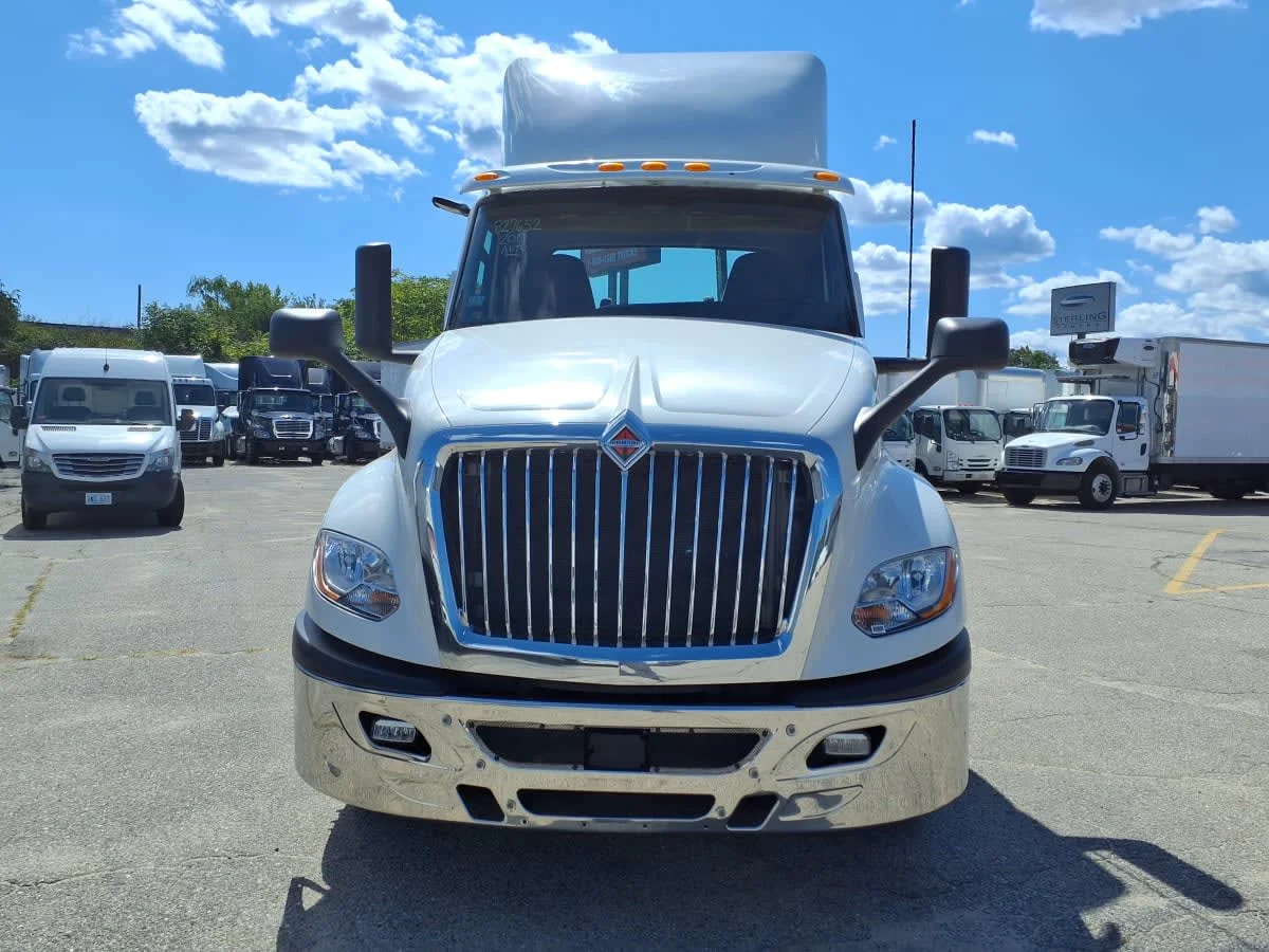 2019 International LT in Warwick, RI — photo 2
