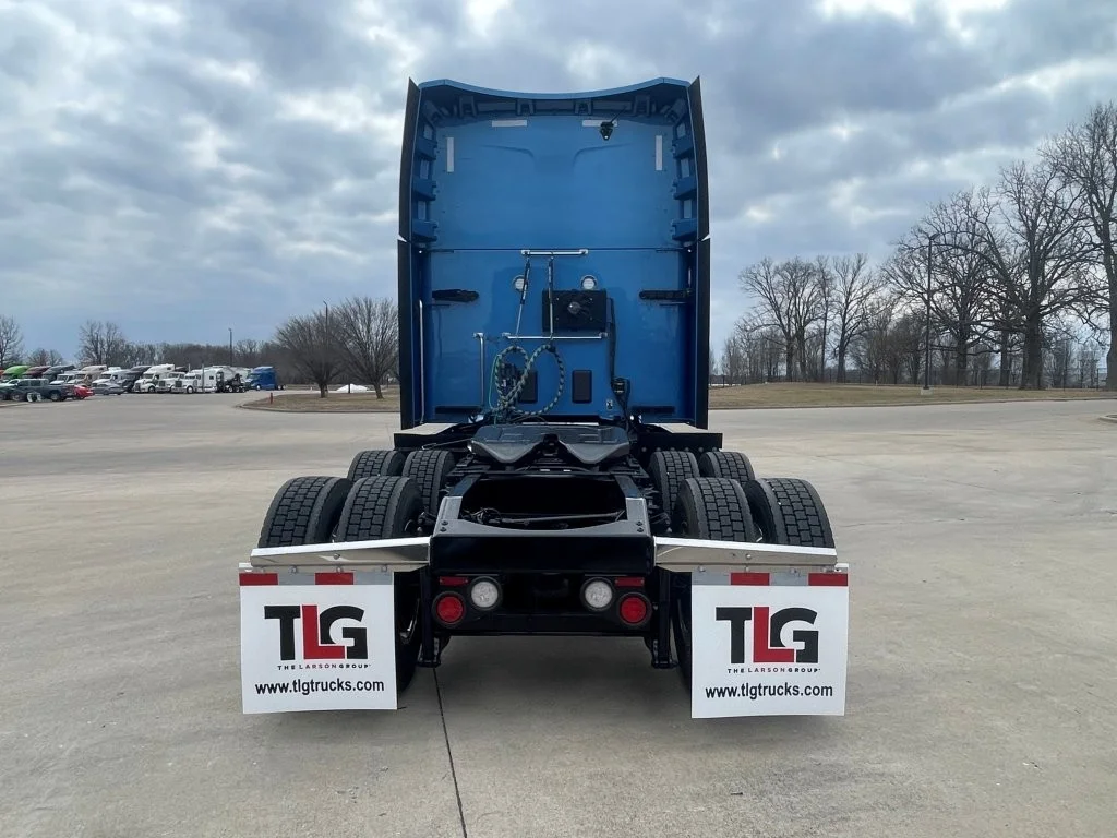 2023 Peterbilt 579 - image 4