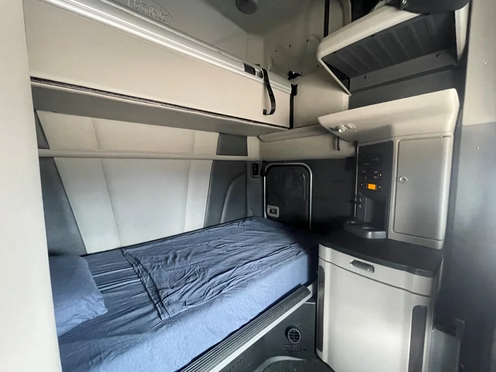 2023 Peterbilt 579 - image 15