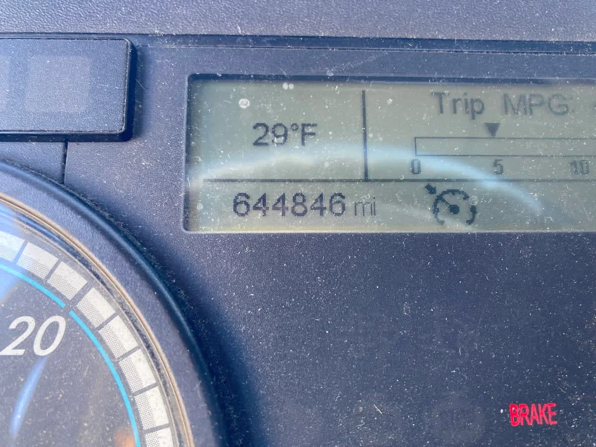 2016 Freightliner Cascadia - image 13