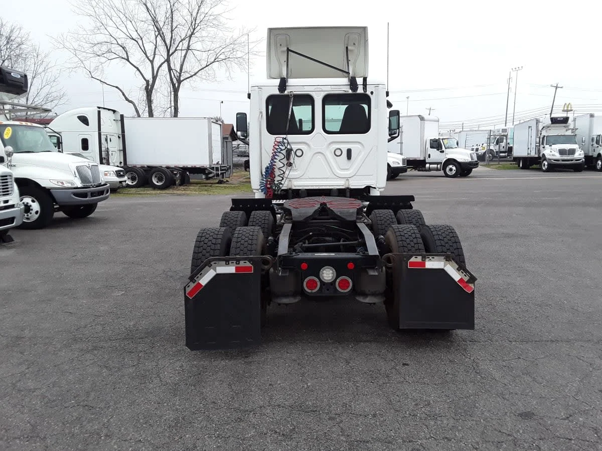 2019 Freightliner Cascadia in La Vergne, TN — photo 5