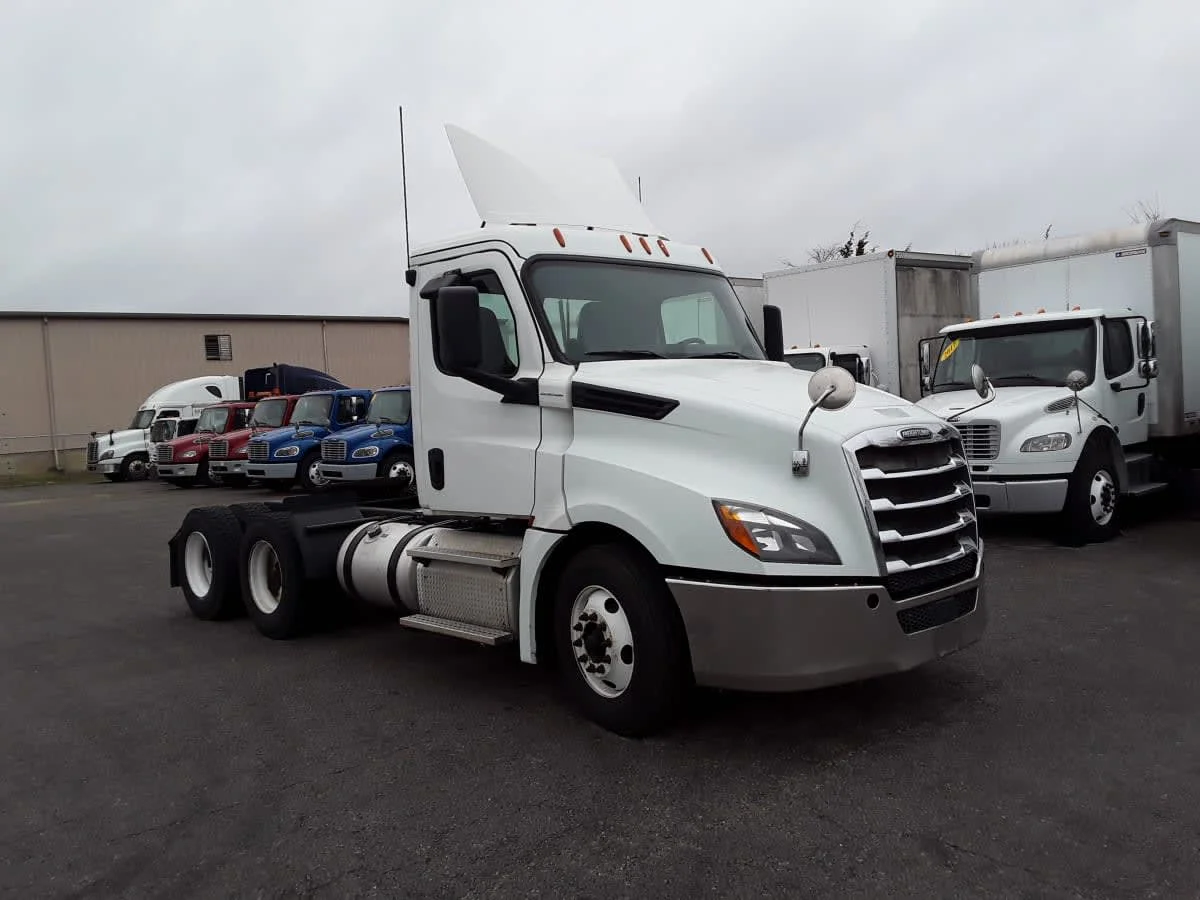 2019 Freightliner Cascadia in La Vergne, TN — photo 3