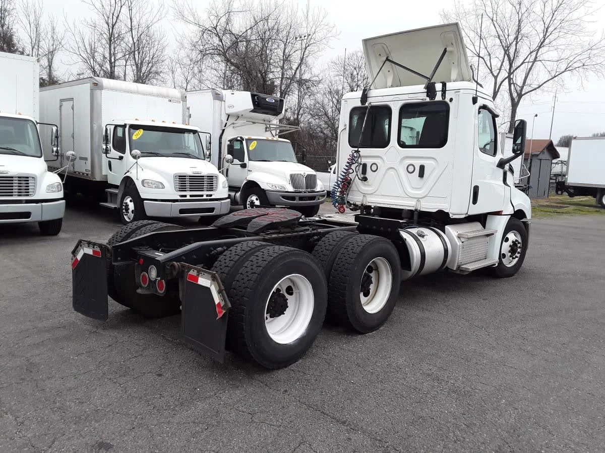 2019 Freightliner Cascadia in La Vergne, TN — photo 4