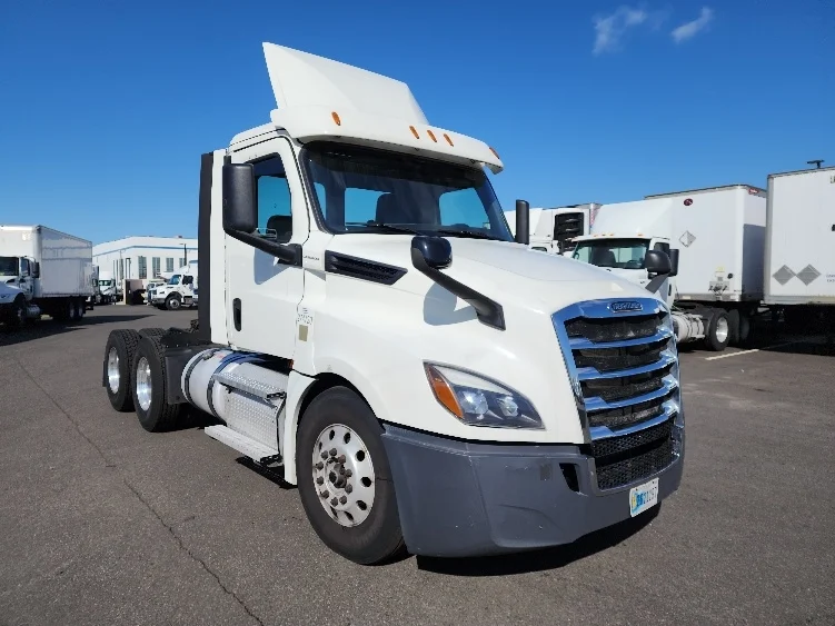 2020 Freightliner Cascadia in Linden, NJ