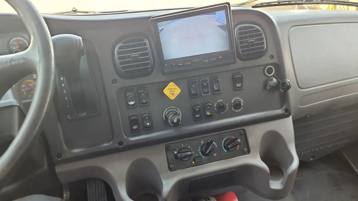 2019 Freightliner M2 106 in Springfield, MA — photo 7