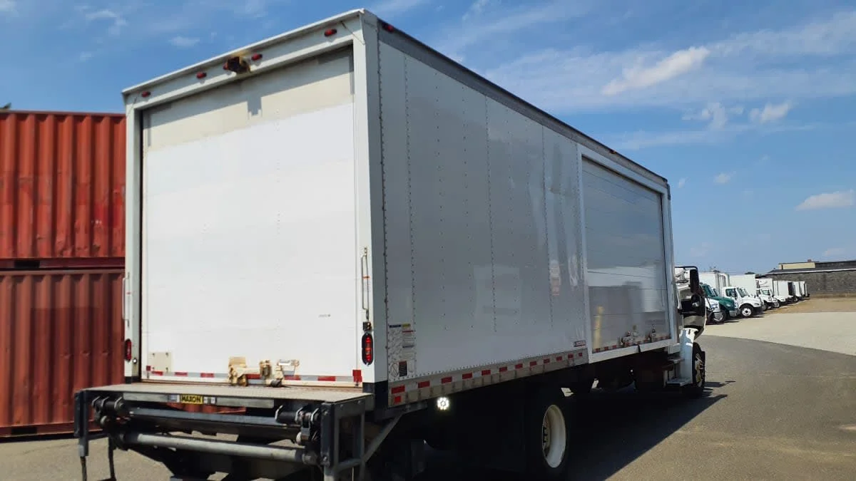 2019 Freightliner M2 106 in Springfield, MA — photo 4