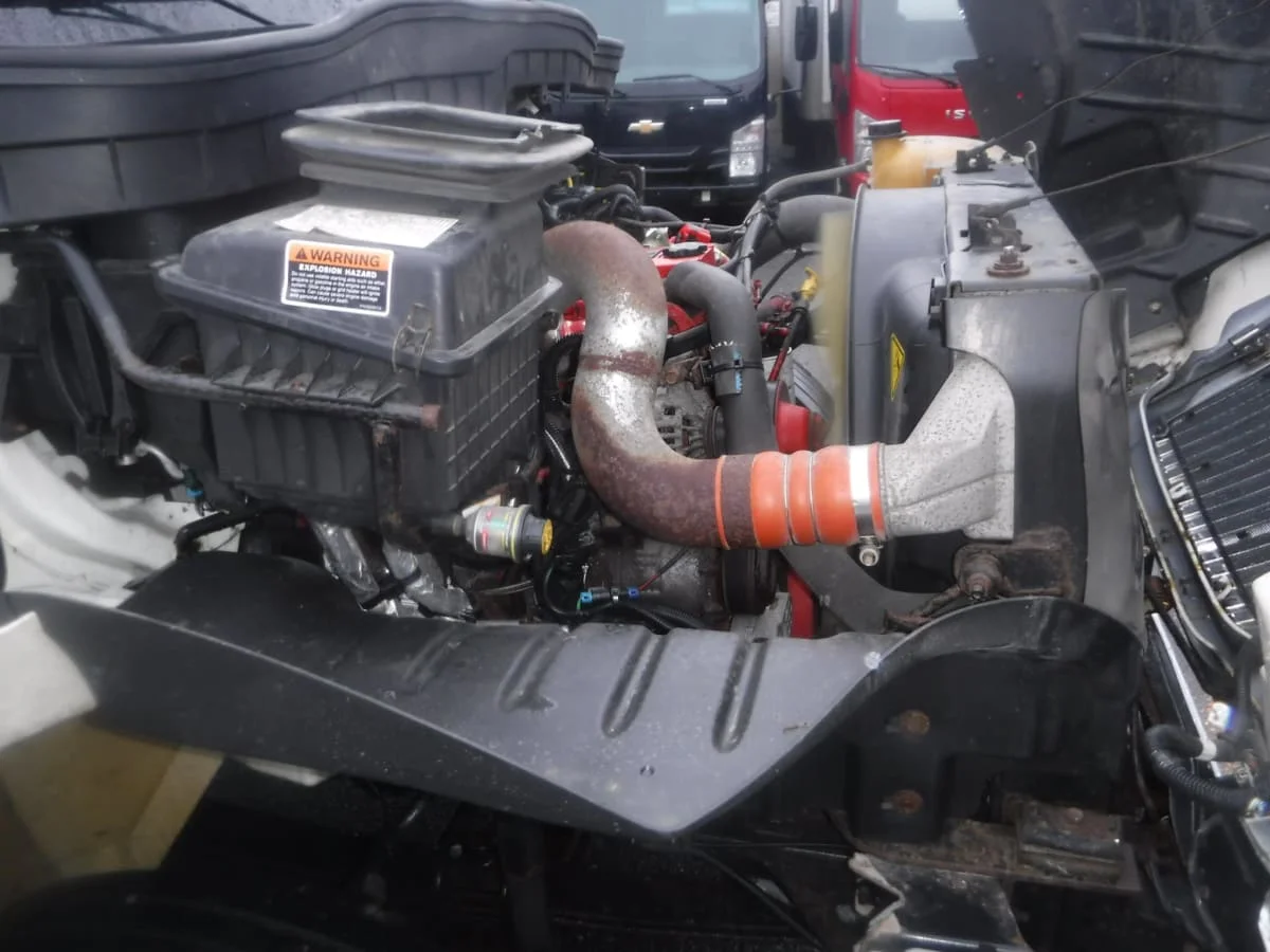 2017 International 4300 - image 10