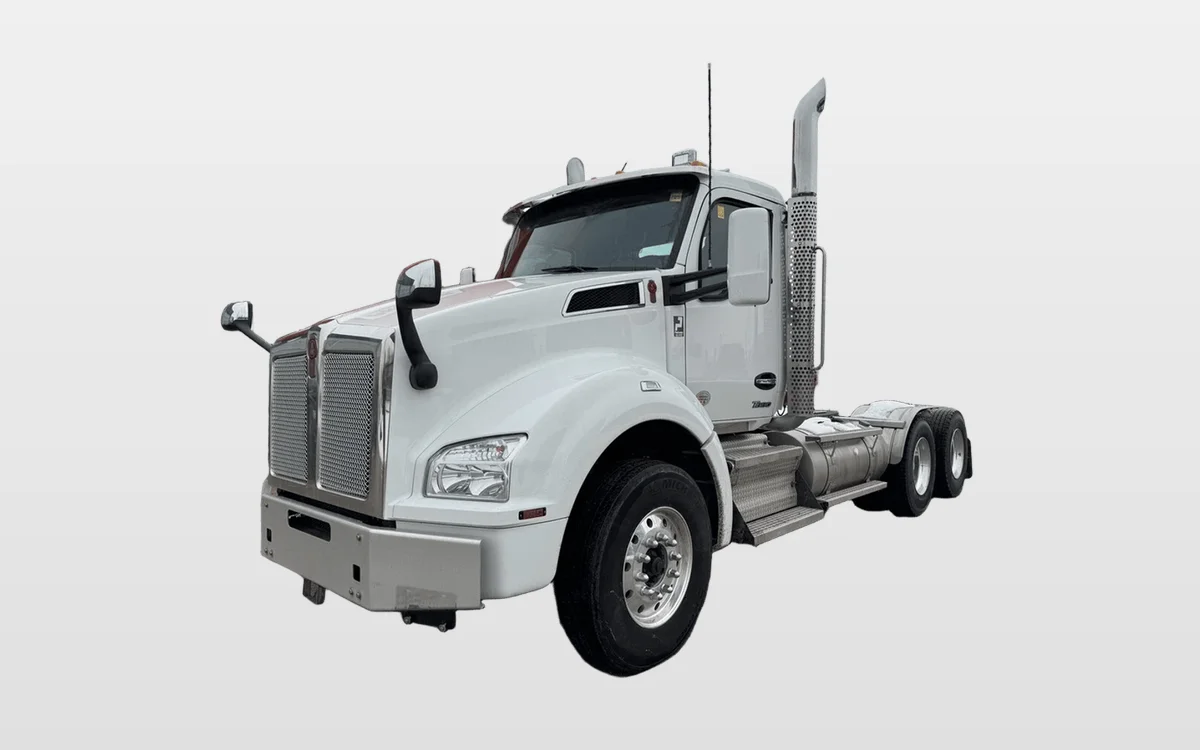 2024 Kenworth T880 - image 1