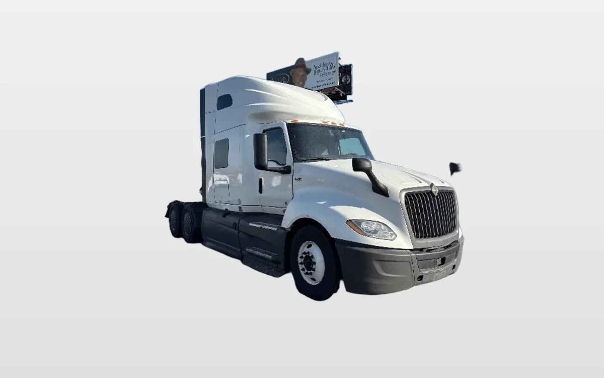 2023 International LT - image 1