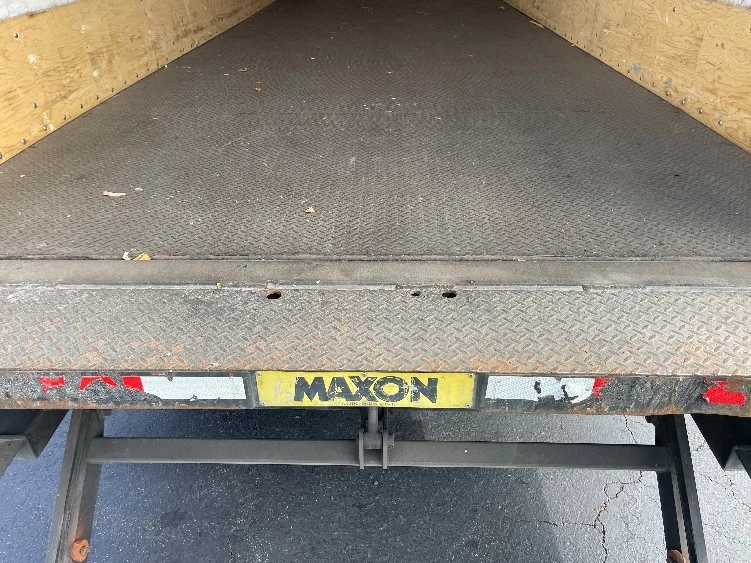 2011 International 4300 - image 10