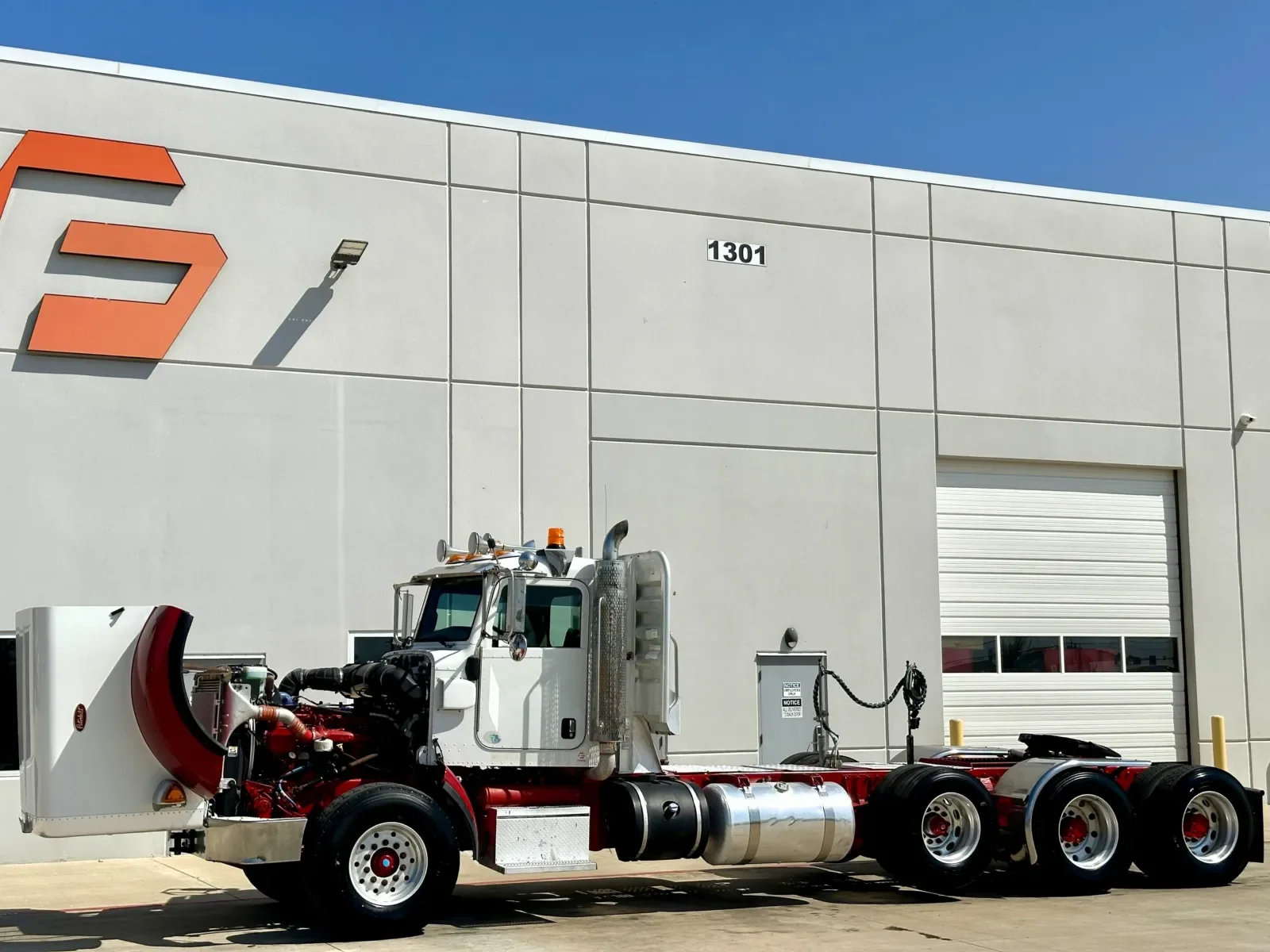 2012 Peterbilt 367 in Hutchins, TX — photo 10