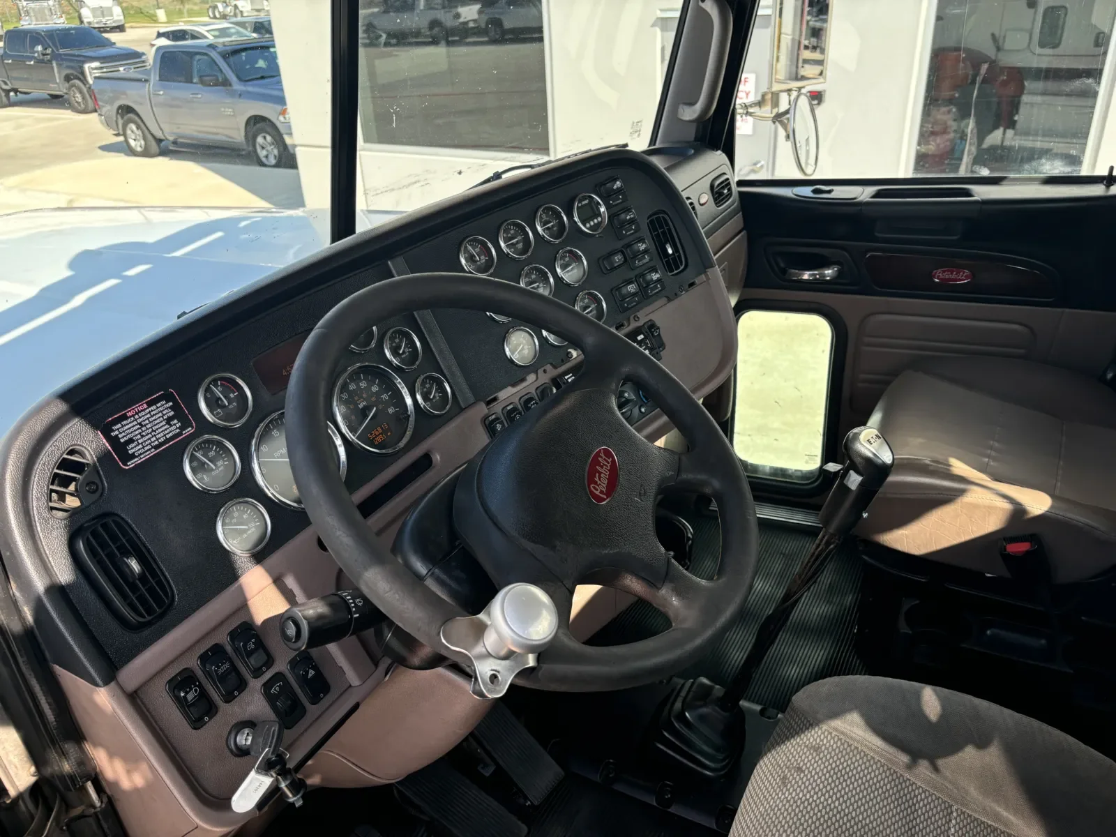 2012 Peterbilt 367 in Hutchins, TX — photo 14