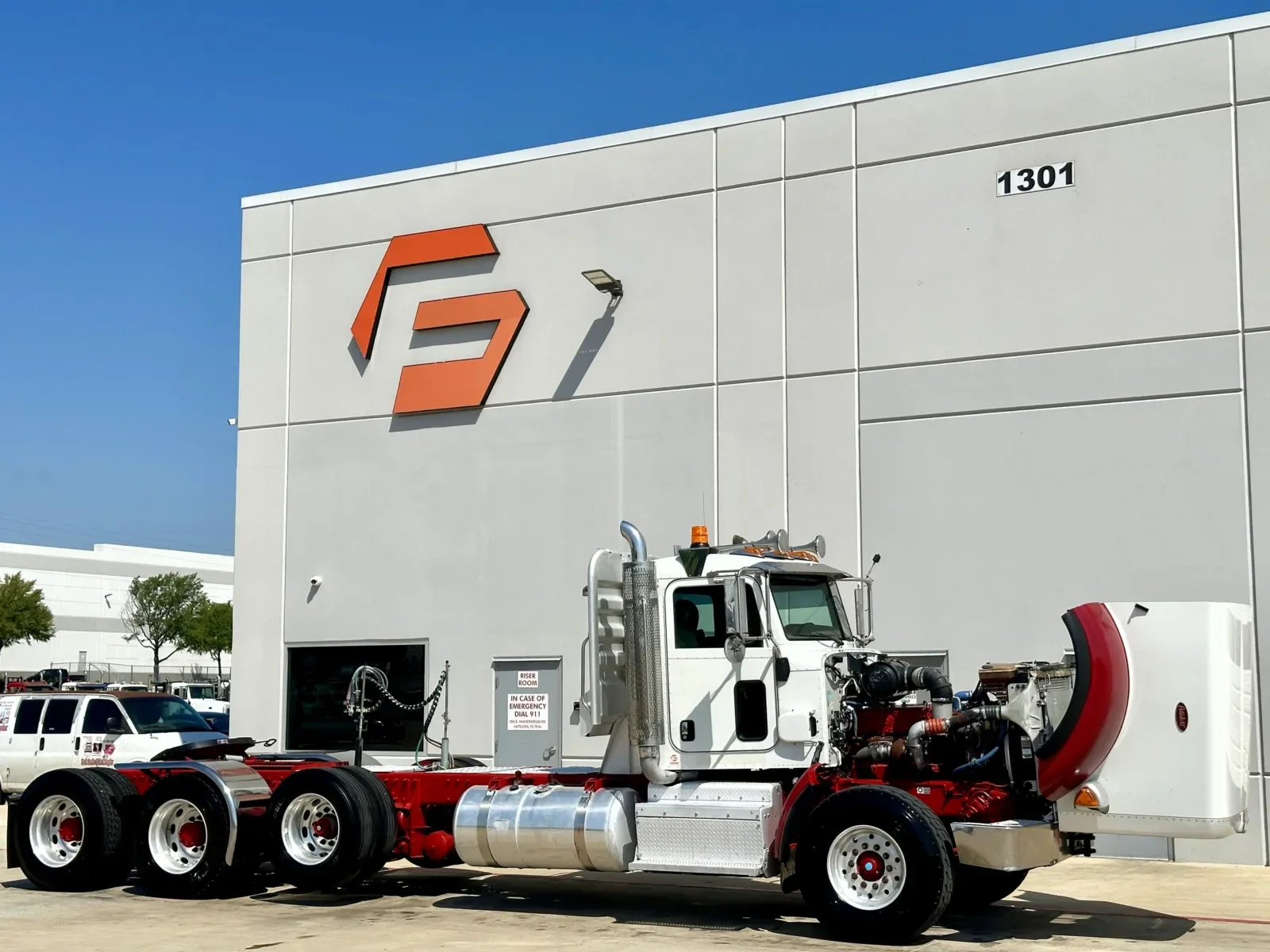 2012 Peterbilt 367 in Hutchins, TX — photo 9