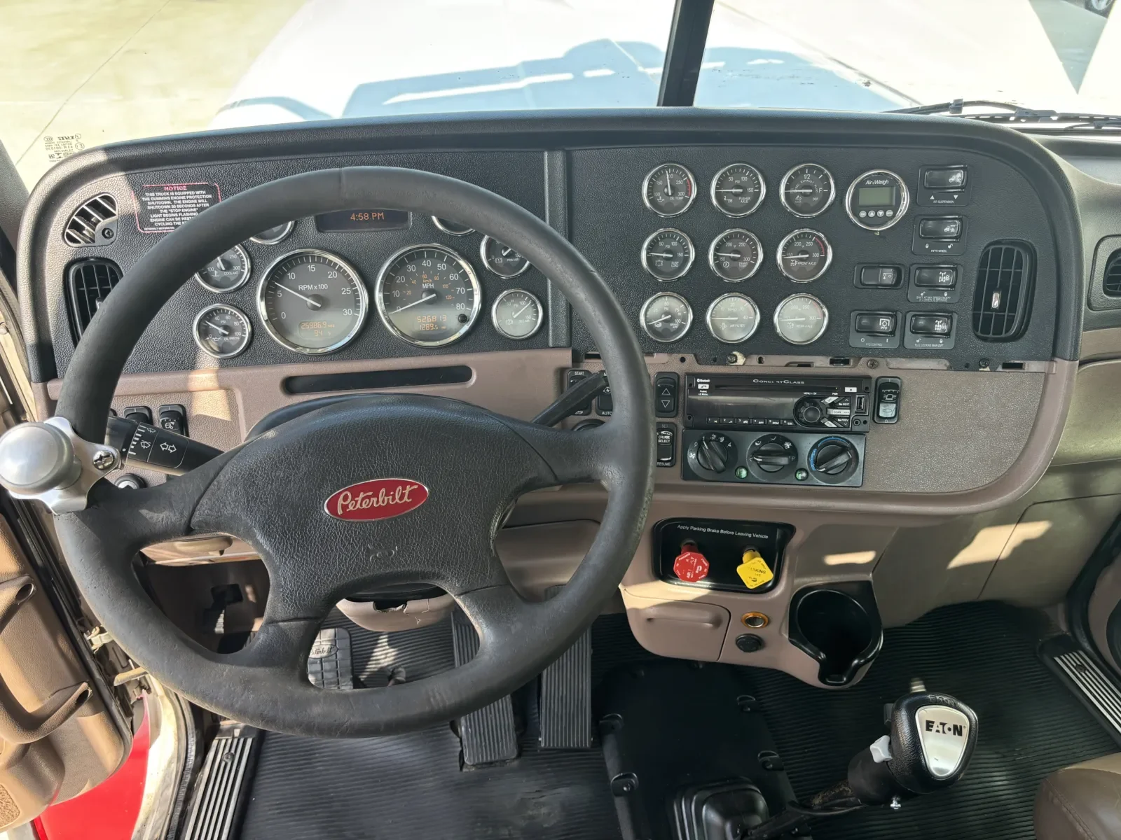 2012 Peterbilt 367 in Hutchins, TX — photo 16