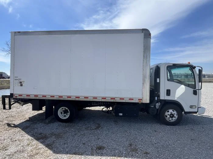 2019 Isuzu NPR - image 5