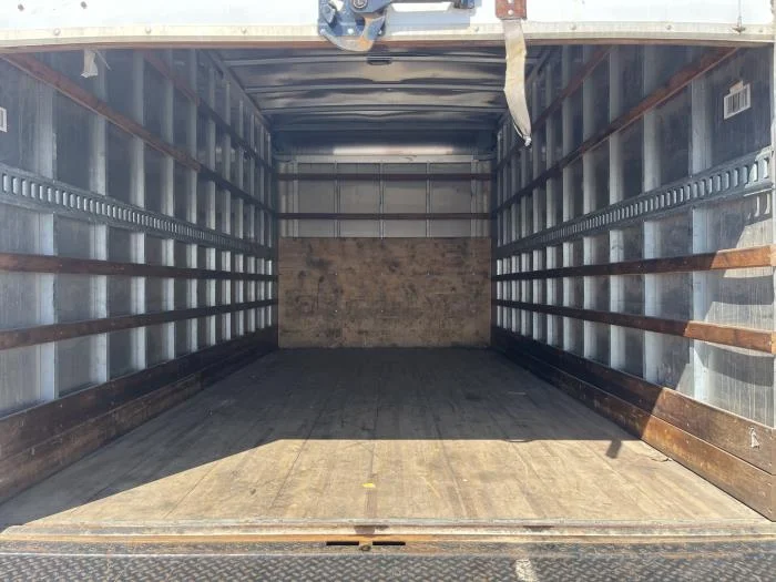 2019 Isuzu NPR - image 8