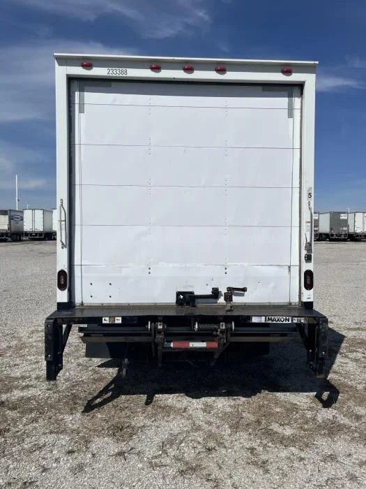 2019 Isuzu NPR - image 7