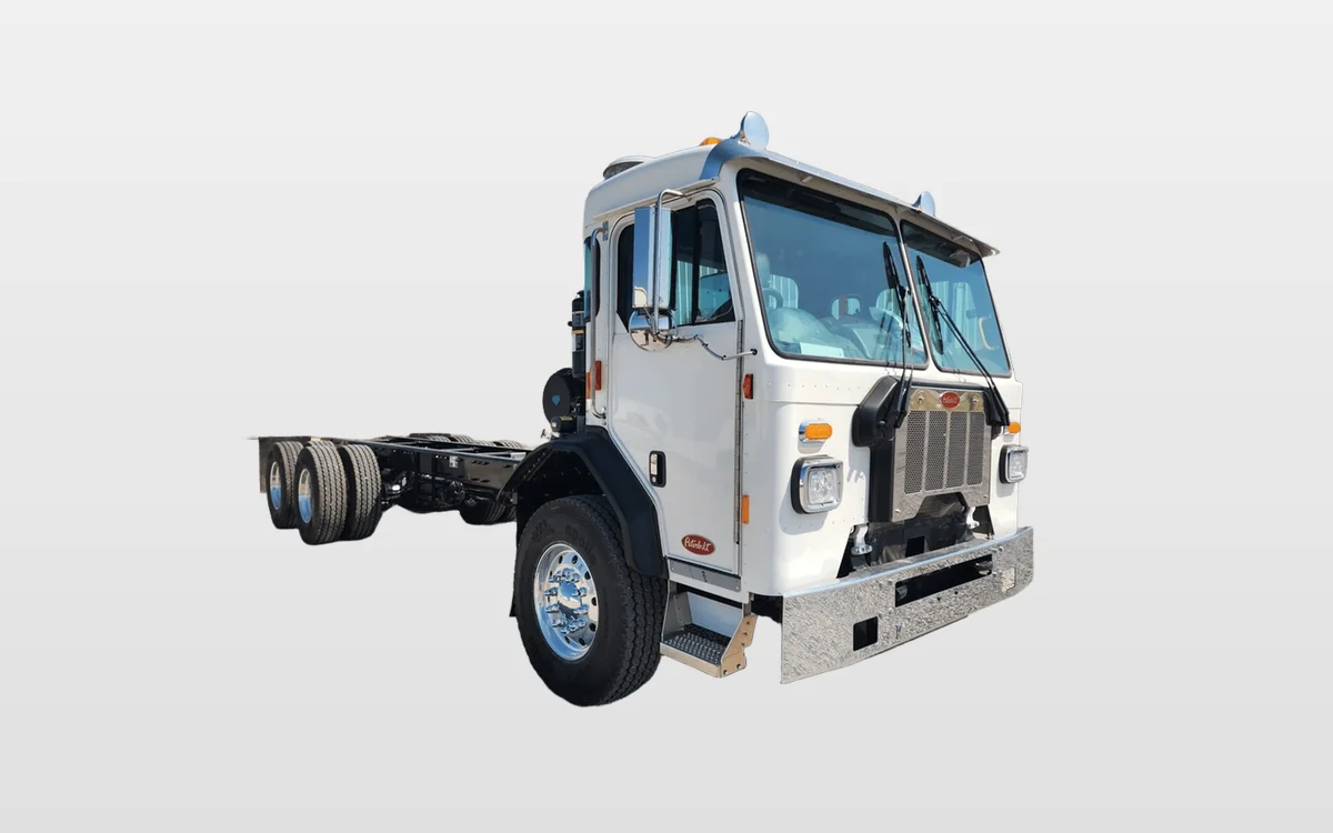 2026 PETERBILT 520 - image 1