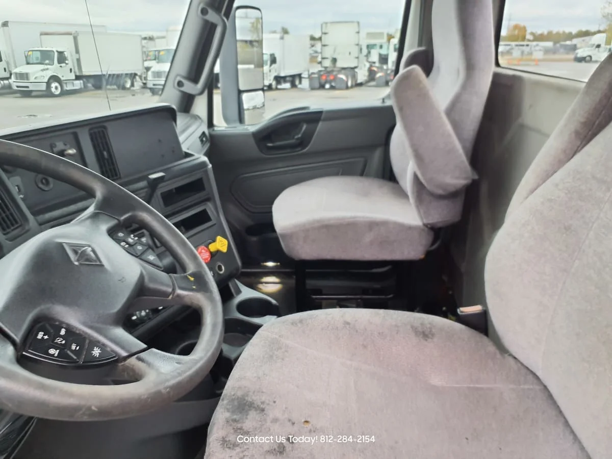 2019 International LT in Clarksville, IN — photo 7