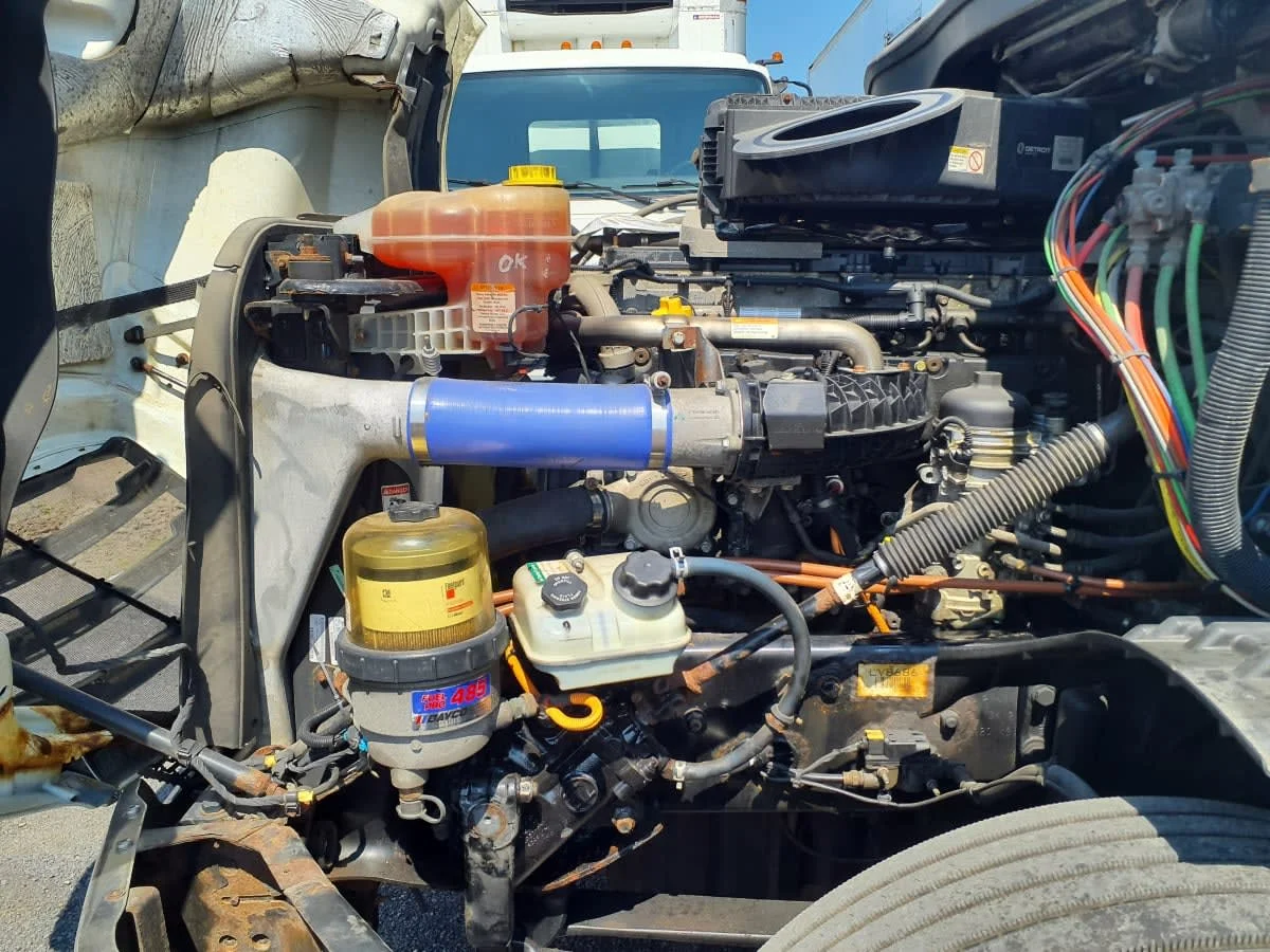 2020 Freightliner Cascadia - image 9