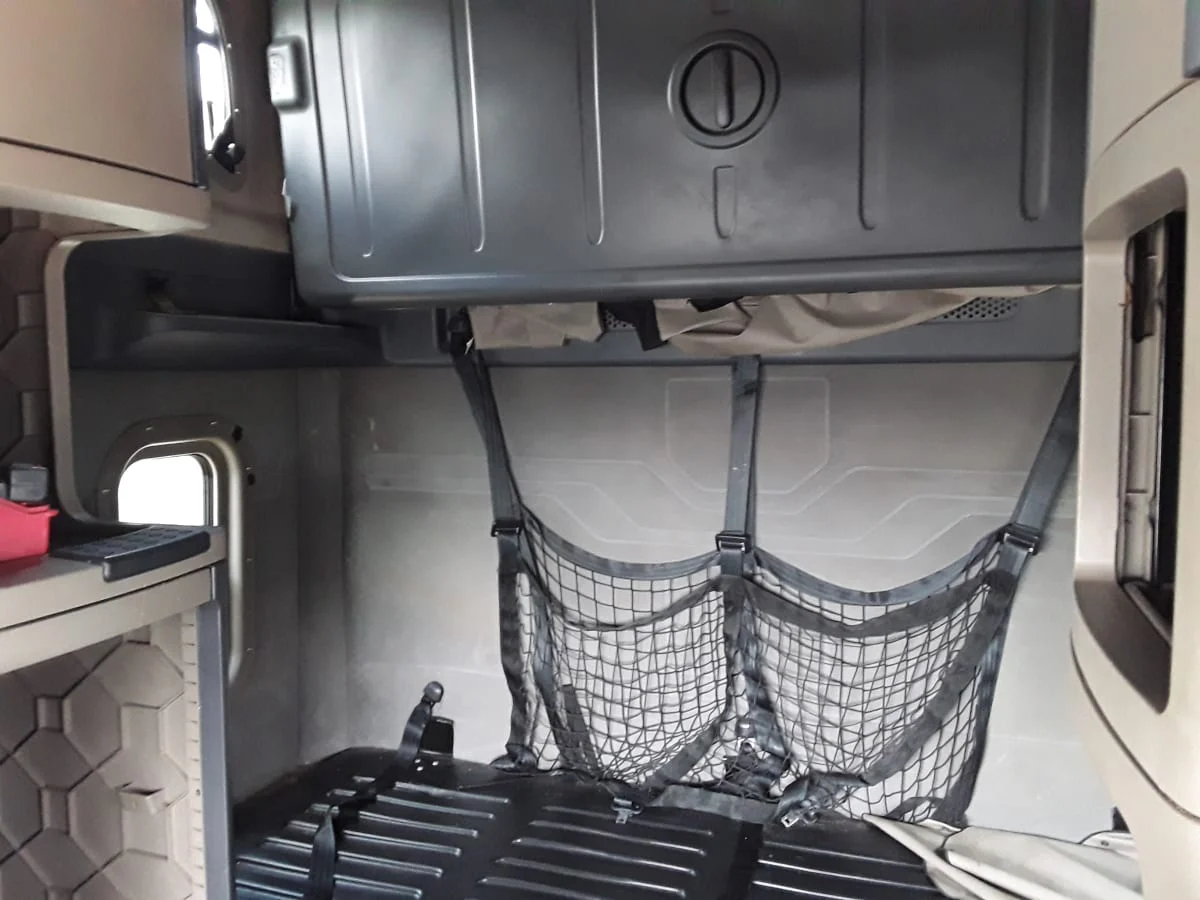 2018 Freightliner Cascadia - image 8