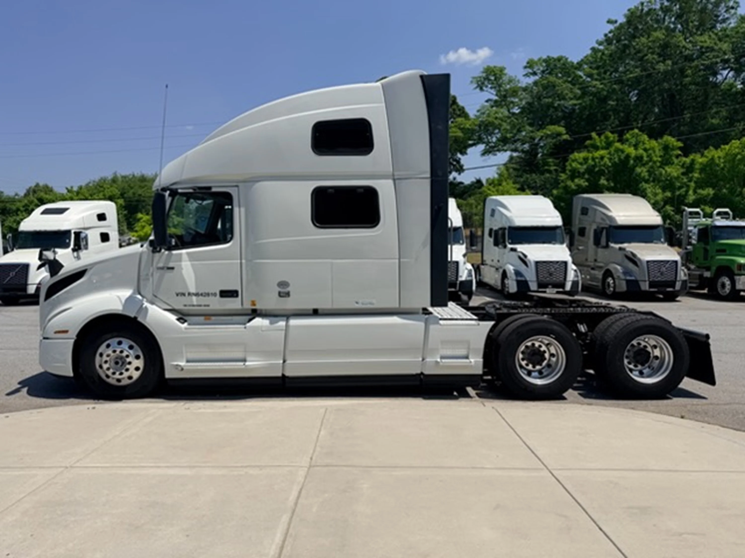 2024 Volvo VNL 860 - image 7