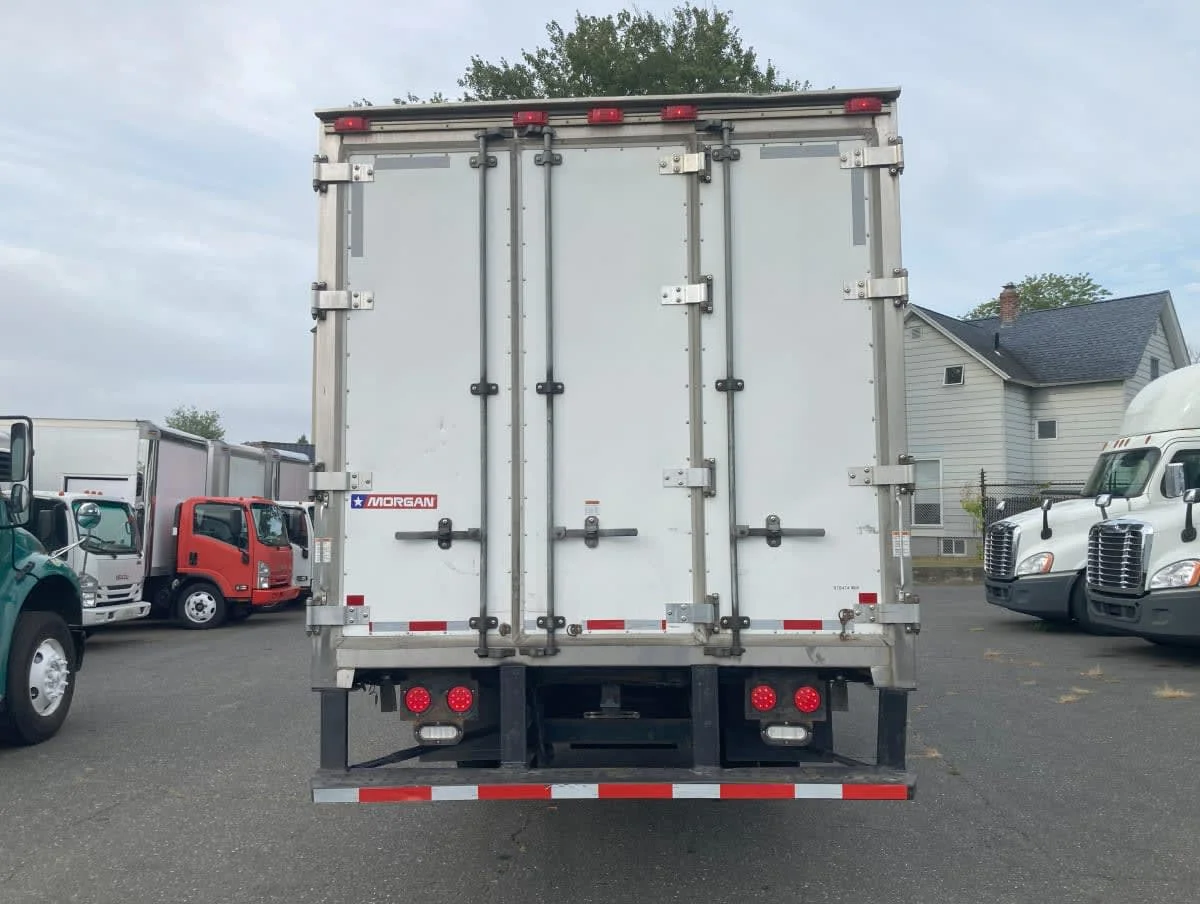 2019 Isuzu NRR - image 5