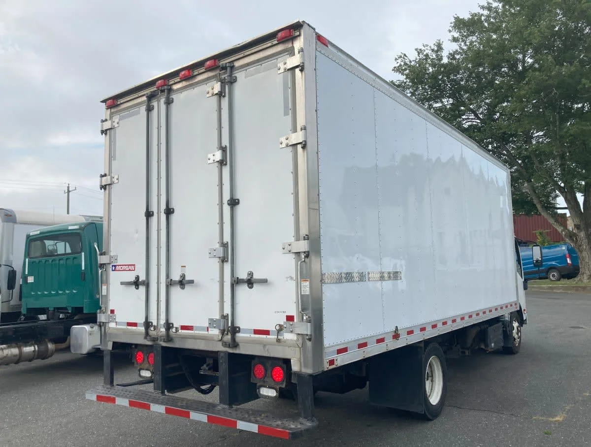 2019 Isuzu NRR in Springfield, MA — photo 4