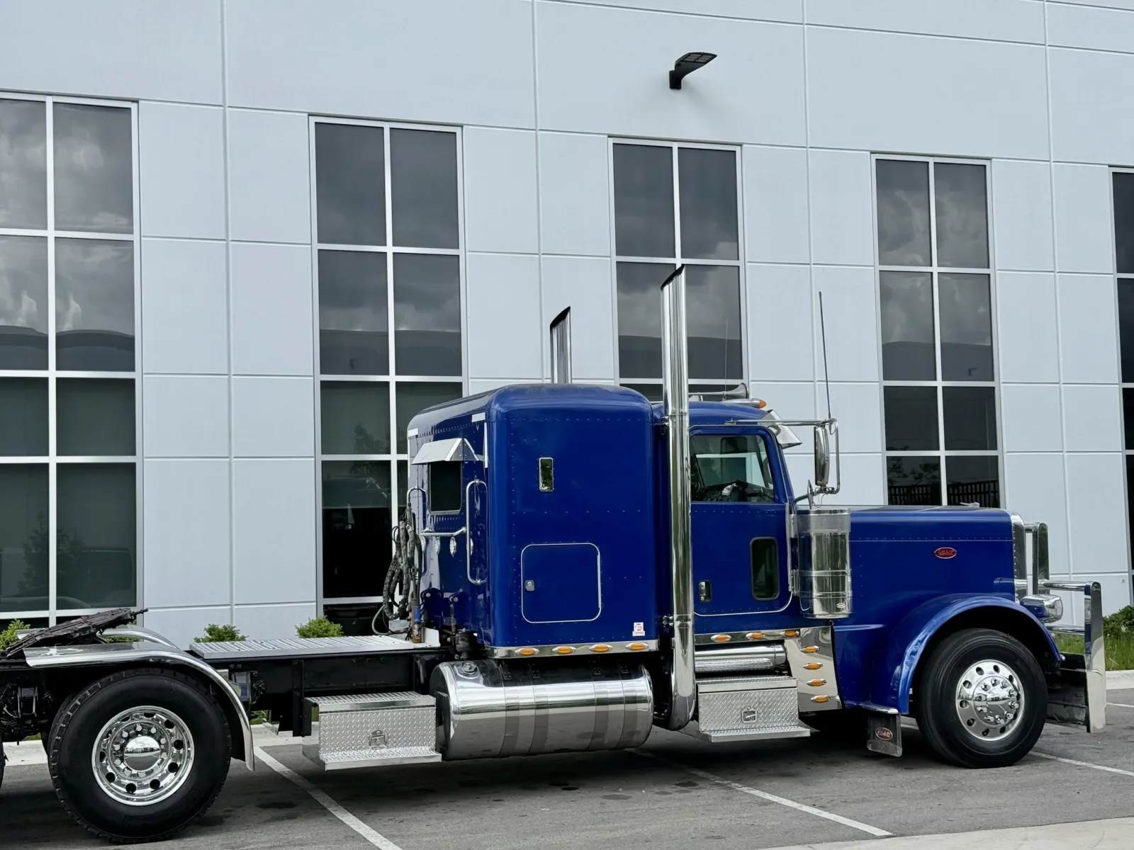 2016 Peterbilt 389 in New Lenox, IL — photo 7
