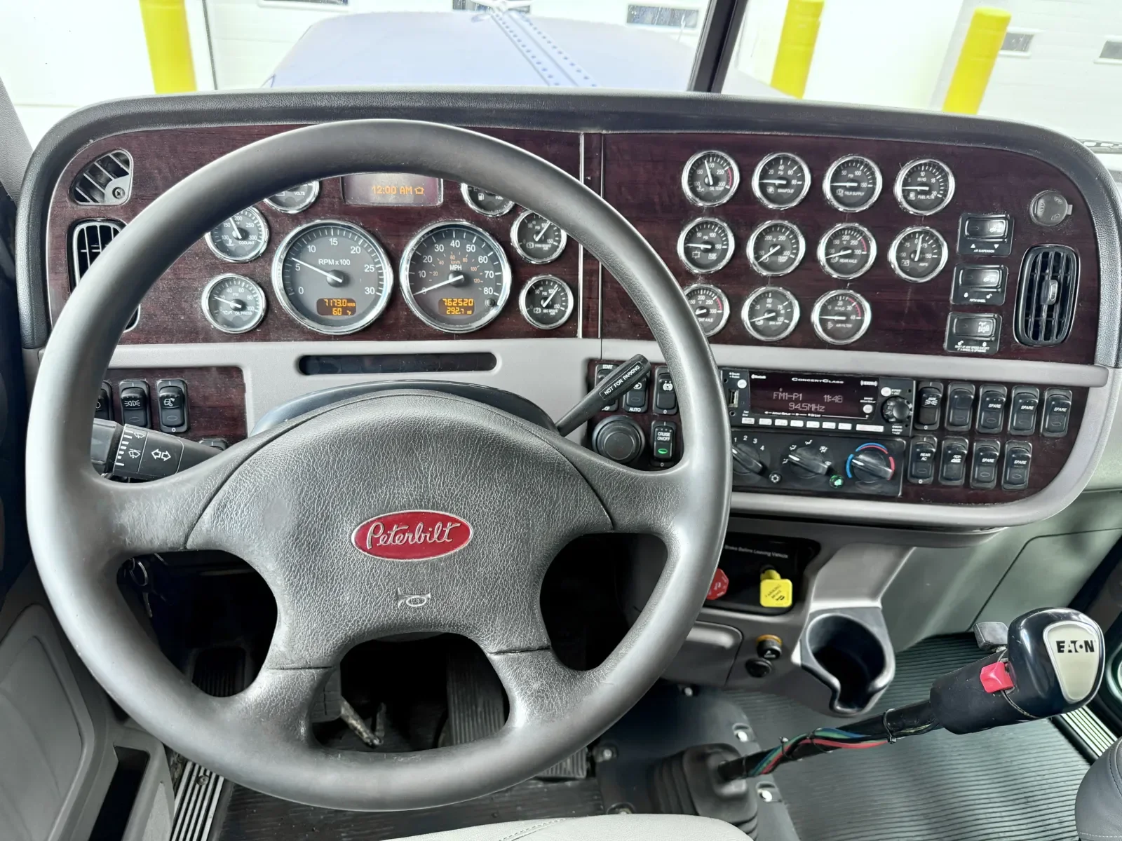 2016 Peterbilt 389 in New Lenox, IL — photo 16