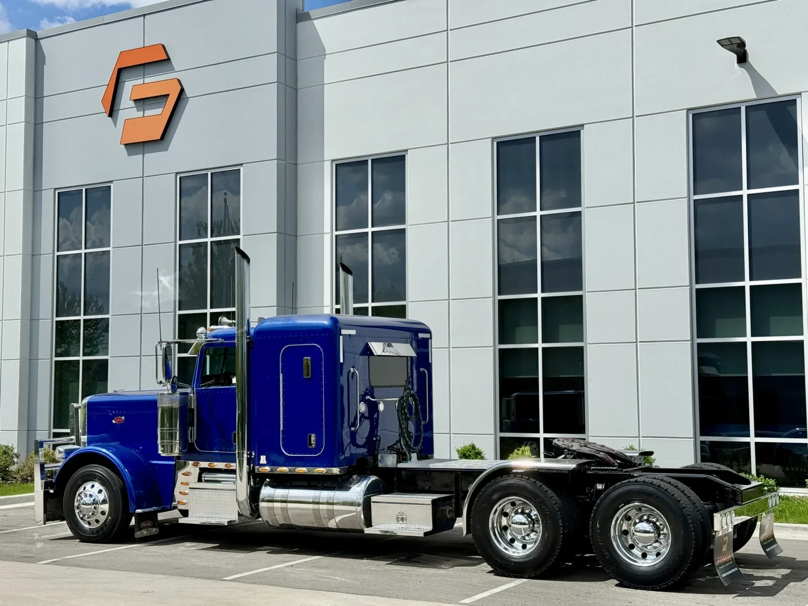 2016 Peterbilt 389 in New Lenox, IL — photo 6