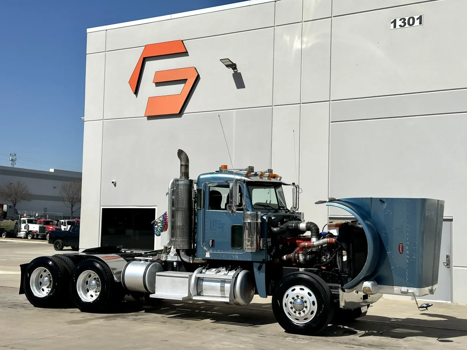 2009 Peterbilt 388 in Hutchins, TX — photo 9