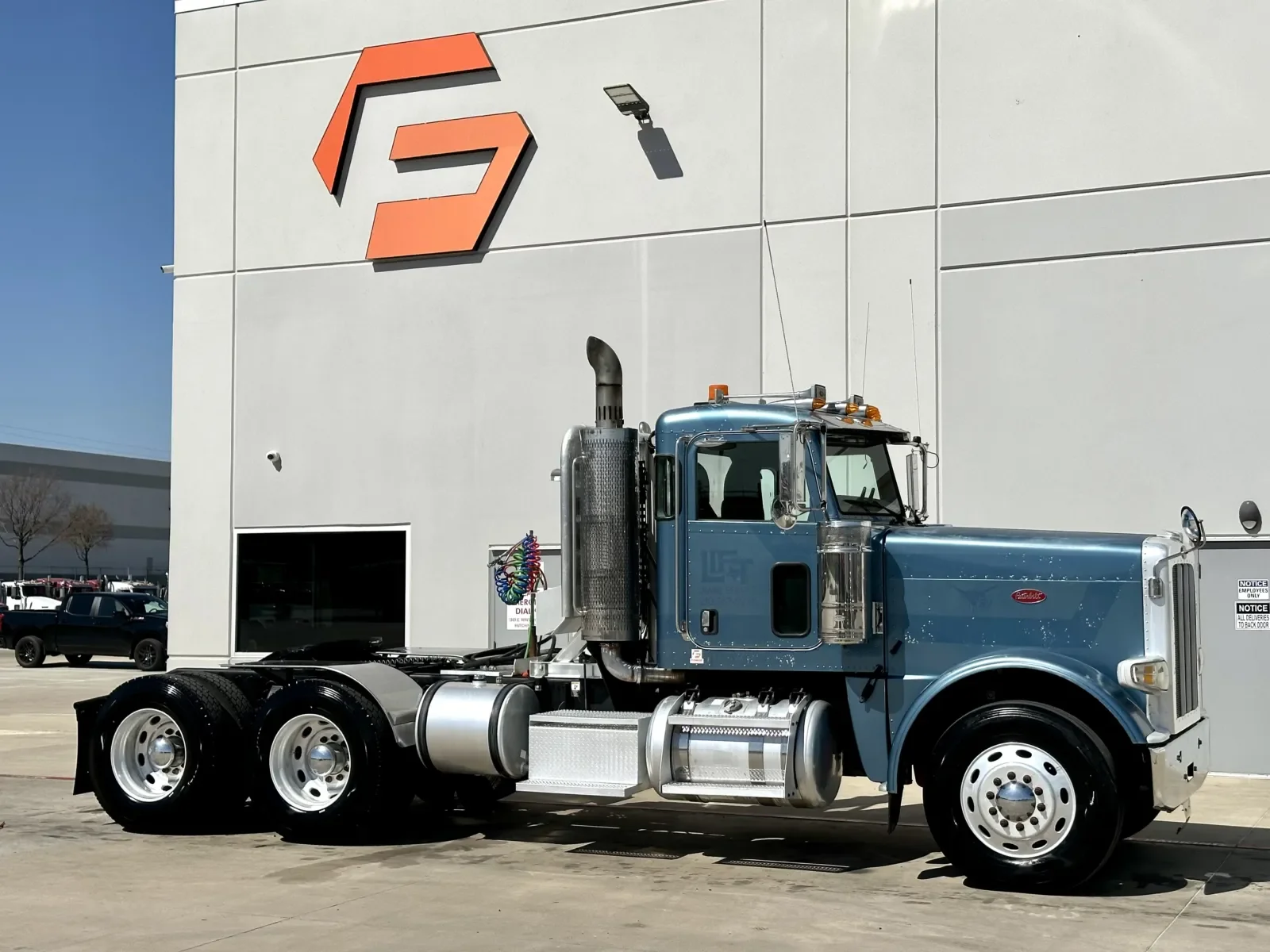 2009 Peterbilt 388 in Hutchins, TX