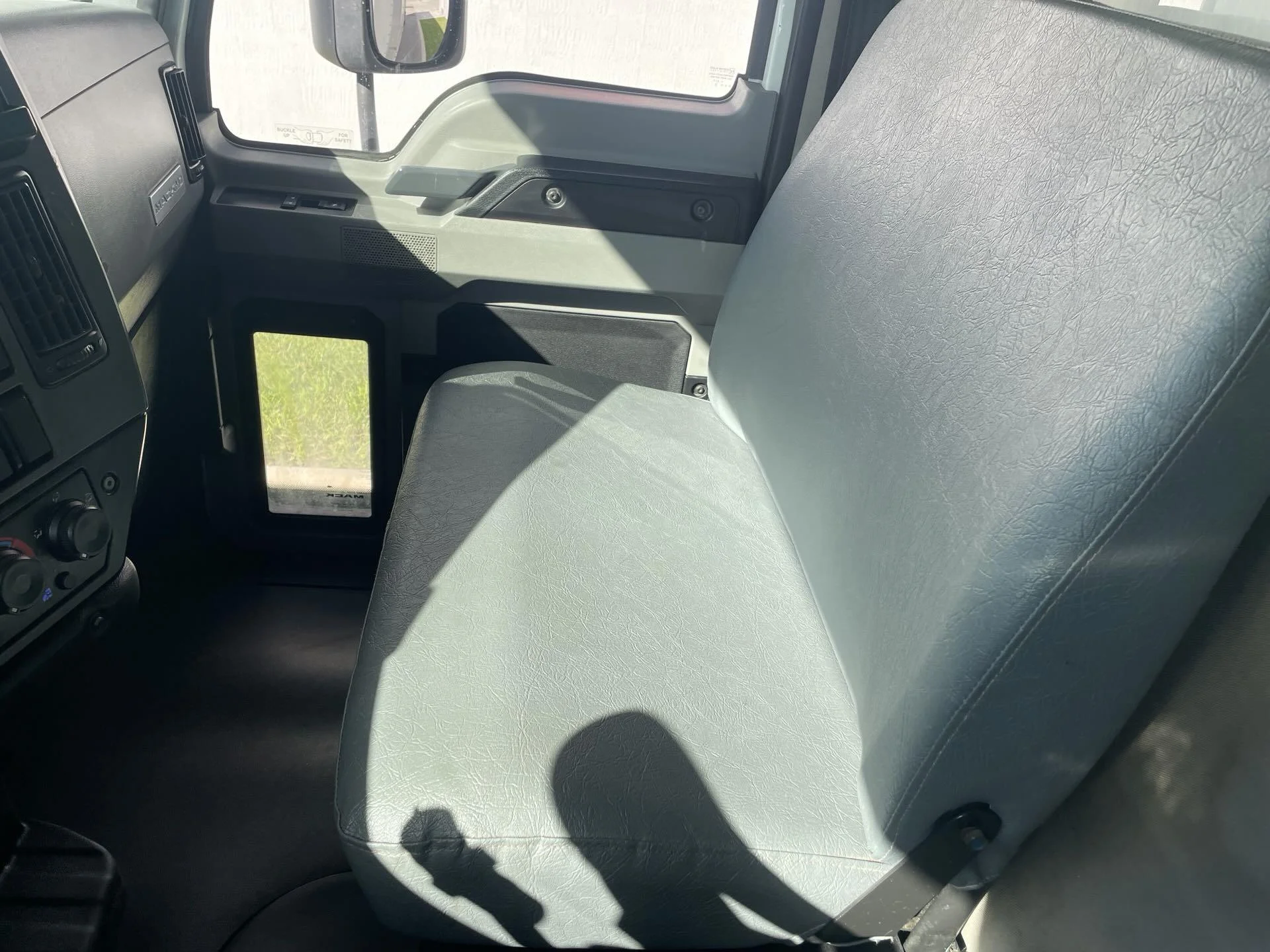 2023 Mack MD - image 3