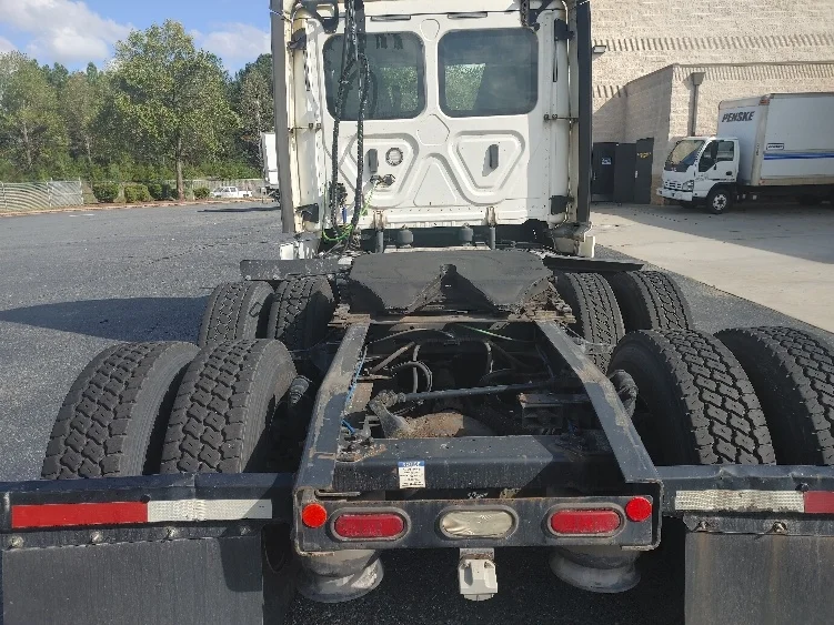 2020 Freightliner Cascadia in Concord, NC — photo 6