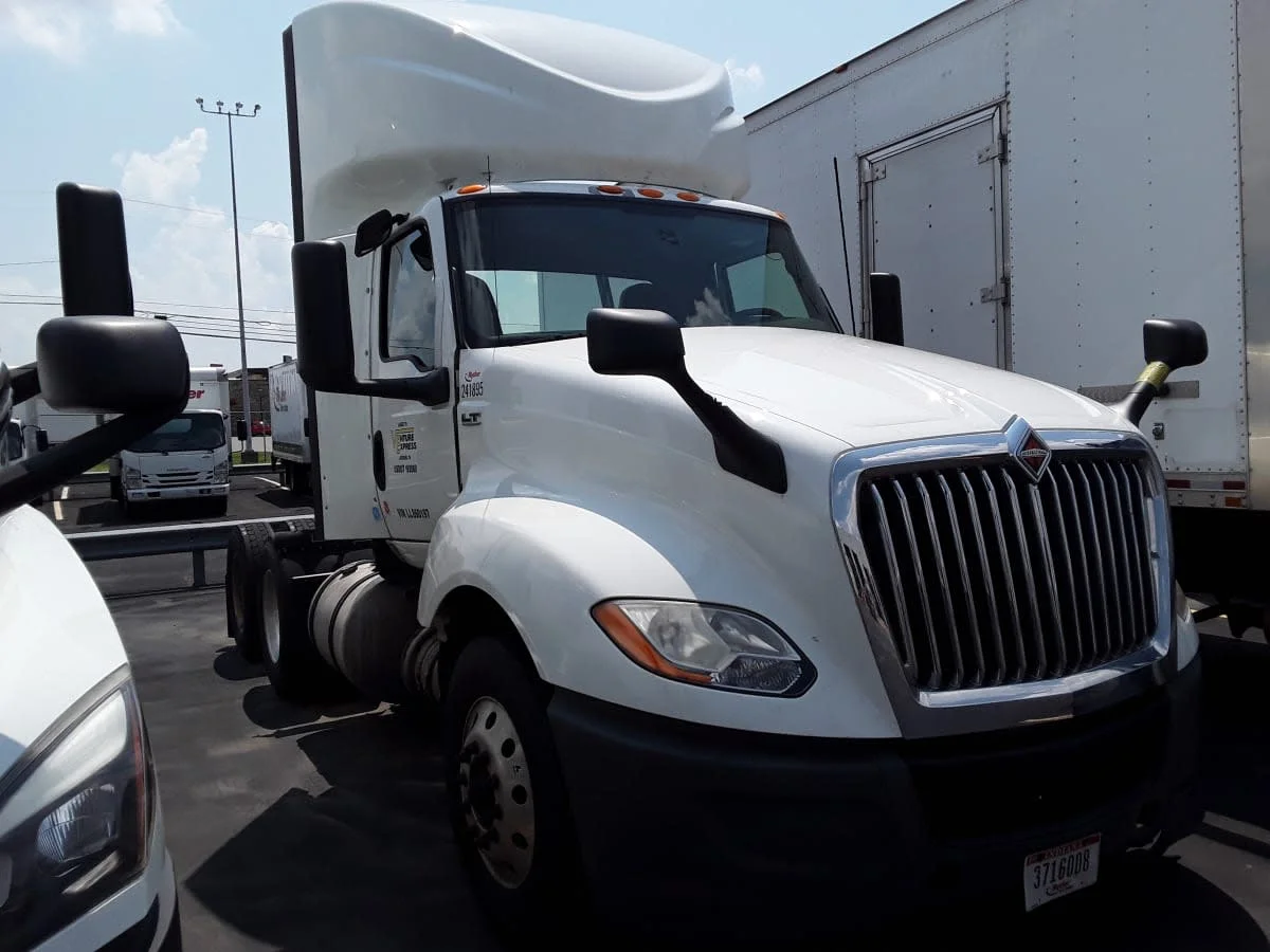 2020 International LT in La Vergne, TN — photo 3