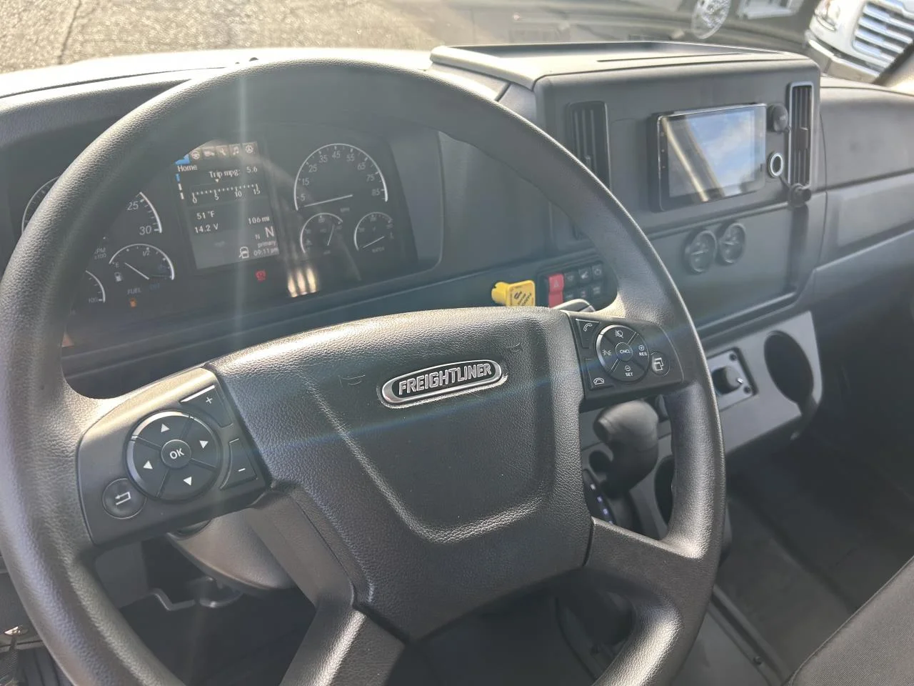 2025 Freightliner M2 106 - image 9